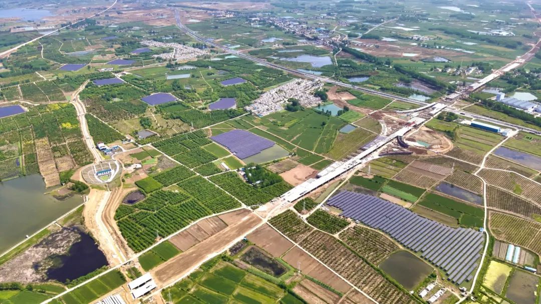 闲置坑塘变身“聚光盆”|304永利科技安徽肥东一期134MW项目成功并网发电！