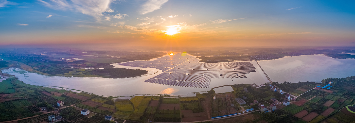 304永利科技江西鄱阳123.235MW “渔光互补”型光伏发电扶贫项目